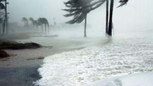 عواصف عاتية تجتاح إيطاليا وتهدد السلامة العامة والاقتصاد بخسائر ضخمة